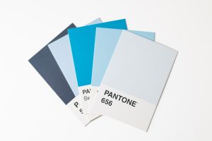 Palette Pantone 2026 & couleurs piscine adaptées au web